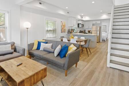 Hot Tub By The Bay - 4bd 2ba